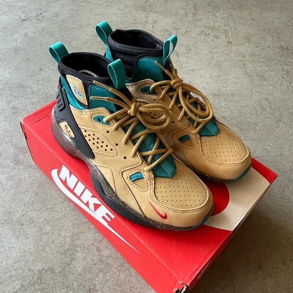 NWT Nike ACG Air Mowabb 2021 Releases Twine/Fusion Red/Club Sneakers 6.5 Youth - Picture 3 of 4